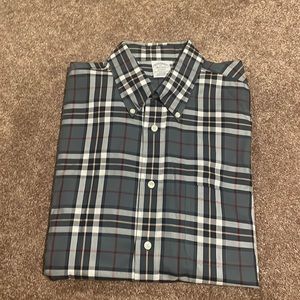 Regent fit brooks brothers button down brand new size X-Large.